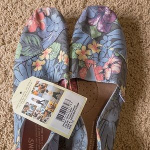 Toms shoes